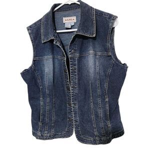 AMI Sleeveless jacket Size Large Blue With Pockets